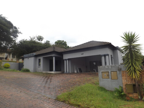 2 Homes On Large Stand In Heuwelsig Estate