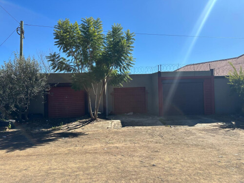 3 Bedroom Family Home In Theunissen [Fs]- Auction On