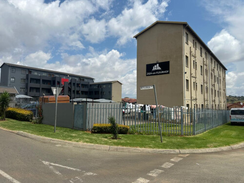 2 Bedroom Unit In Ss 2924 On Fleurhof [Randburg]
