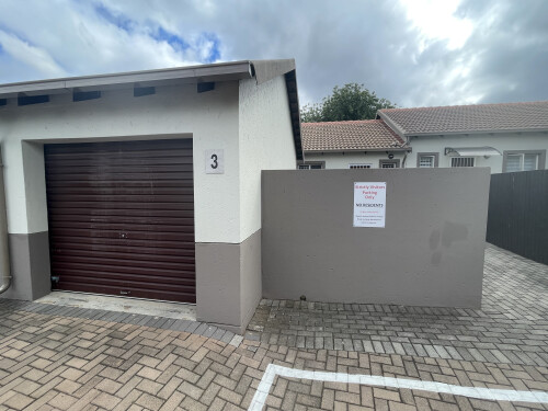 2 Bedroom Unit In Thatchview Complex, The Reeds, Centurion