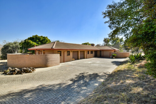 4 Bedroom 2 Bathroom Home On Auction In Chartwell, Randburg!
