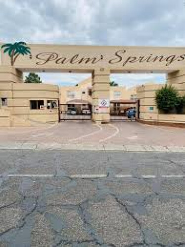 2 Bed Lock Up And Go Unit In Palm Springs - Meredale